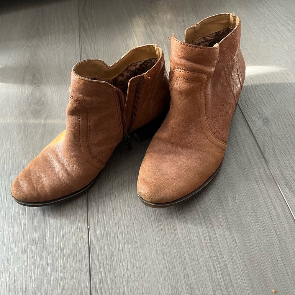 Lucky Brand Leather Boots Women - Picture 2 of 8